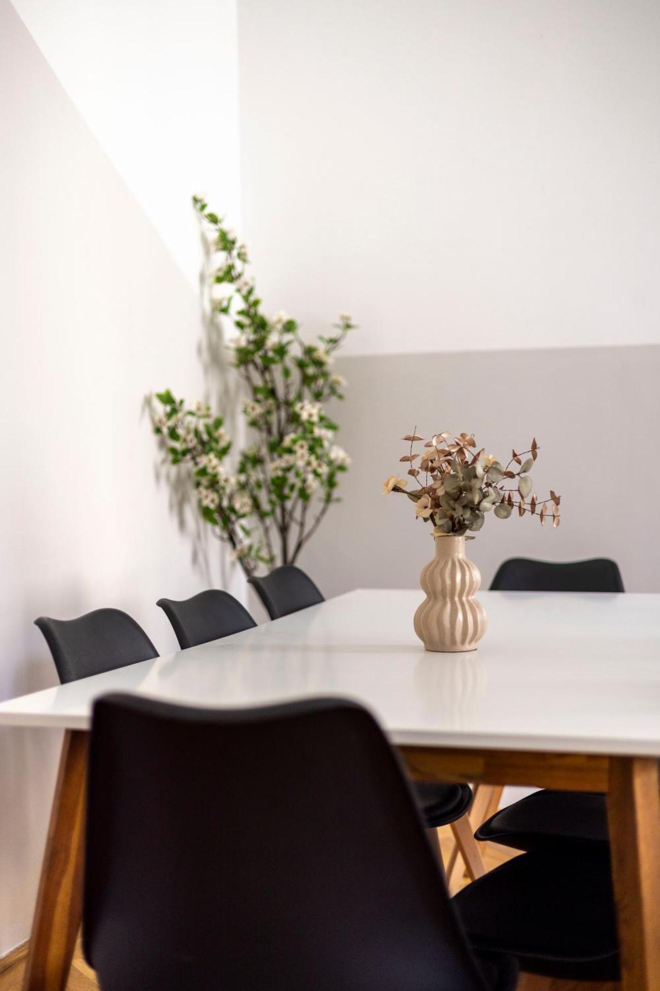 Charming & Cozy Stylish Apartment In The Heart Of Budapest Bagian luar foto