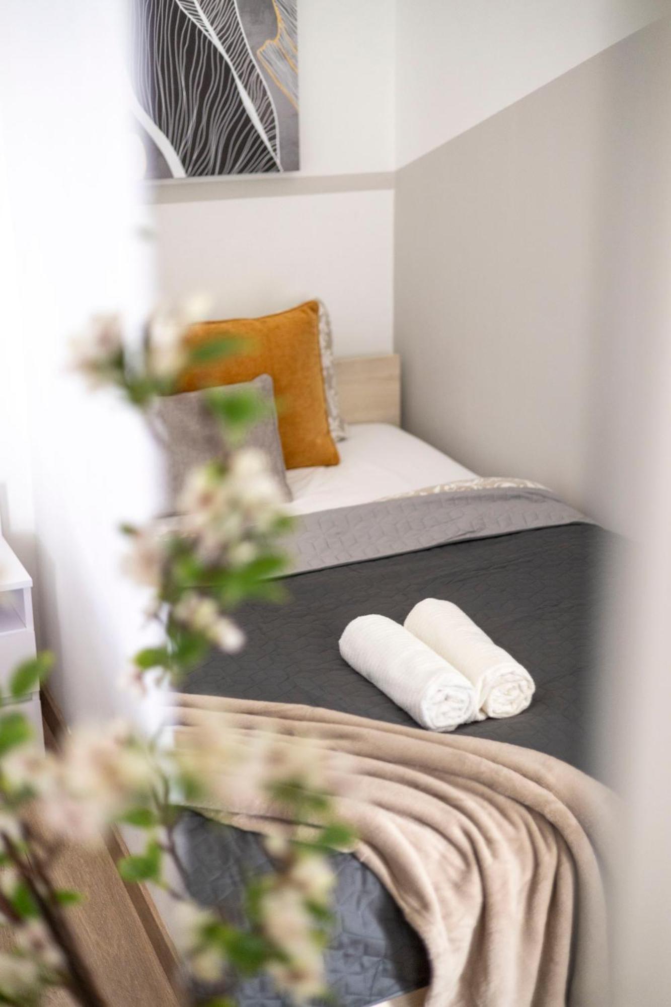 Charming & Cozy Stylish Apartment In The Heart Of Budapest Bagian luar foto