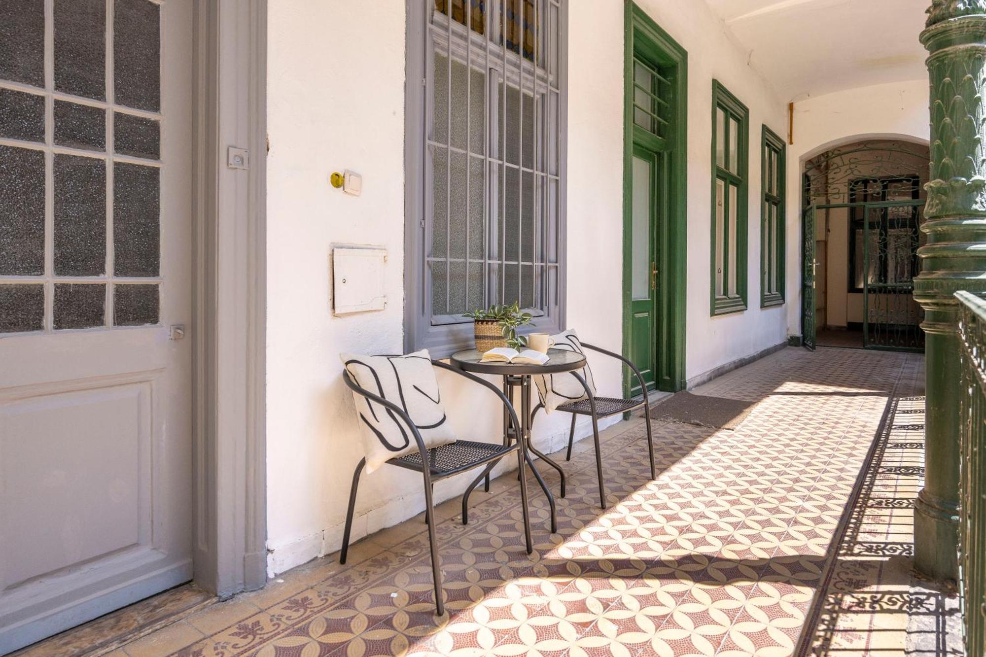Charming & Cozy Stylish Apartment In The Heart Of Budapest Bagian luar foto